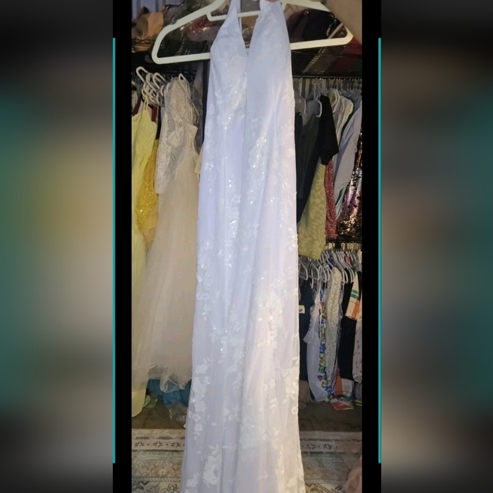 White Beaded Wedding Gown Size 6 With Train